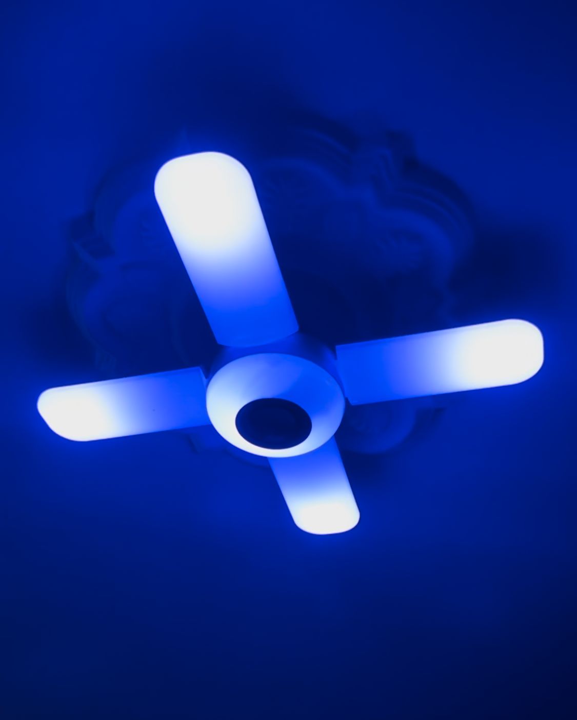 LAMPARA PARLANTE CON ASPAS