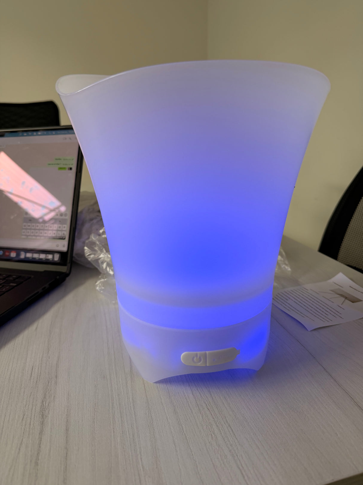 REMATE HIELERA PARLANTE ( LEER DESCRIPCION)